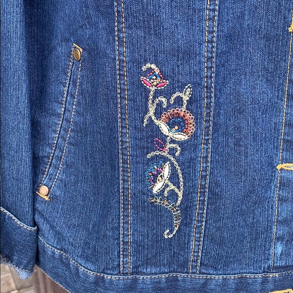 Jean jacket - Picture 2 of 5